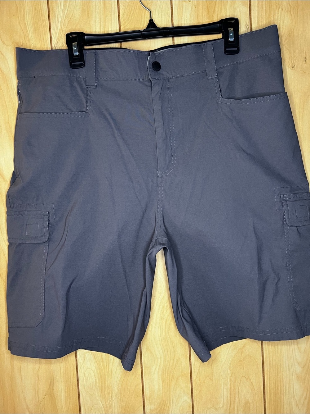 Orvis Men's Charcoal Gray Cargo Shorts